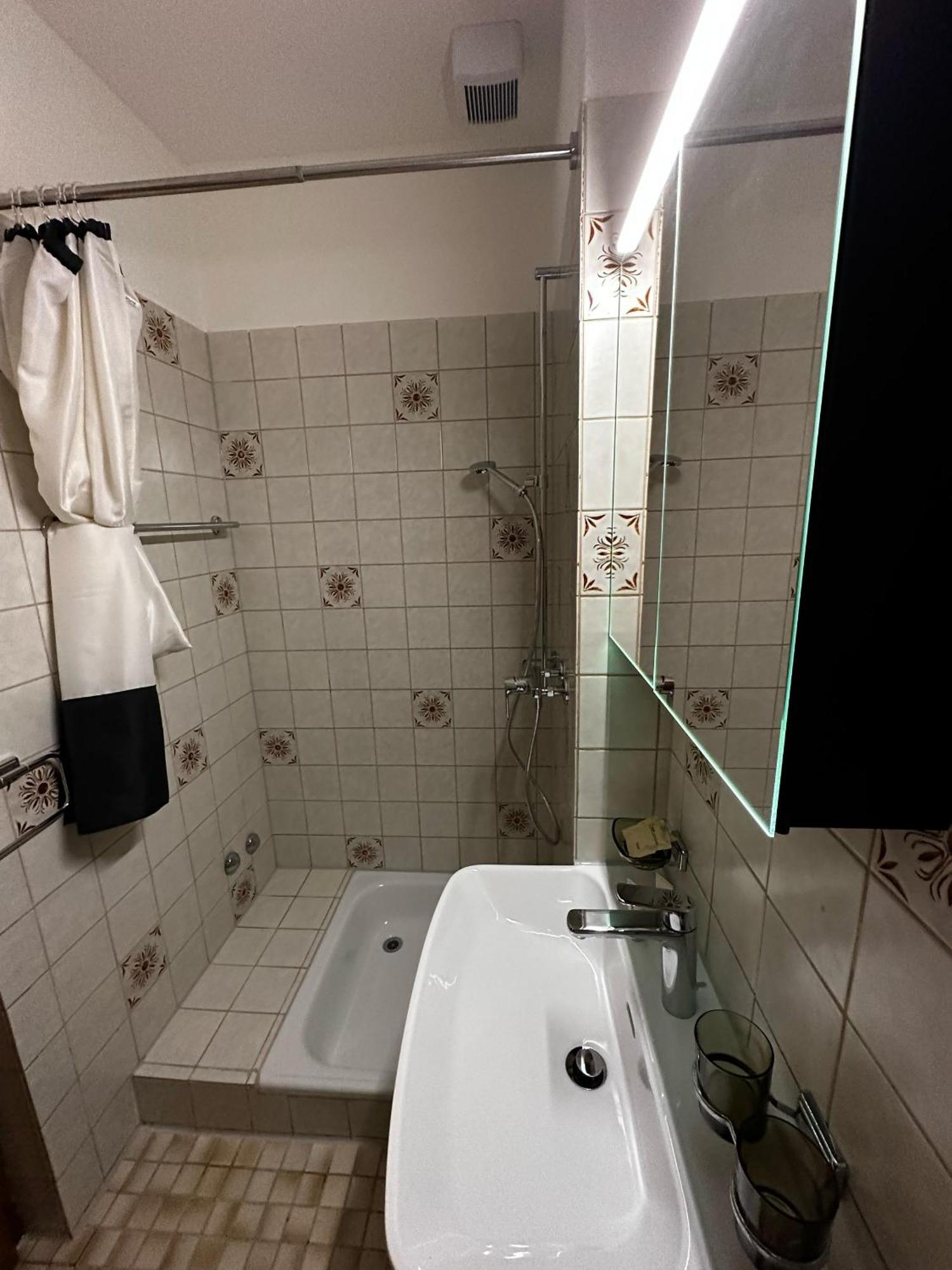 Hitrental Seefeld - Kreuzstrasse Apartments Zurich Extérieur photo
