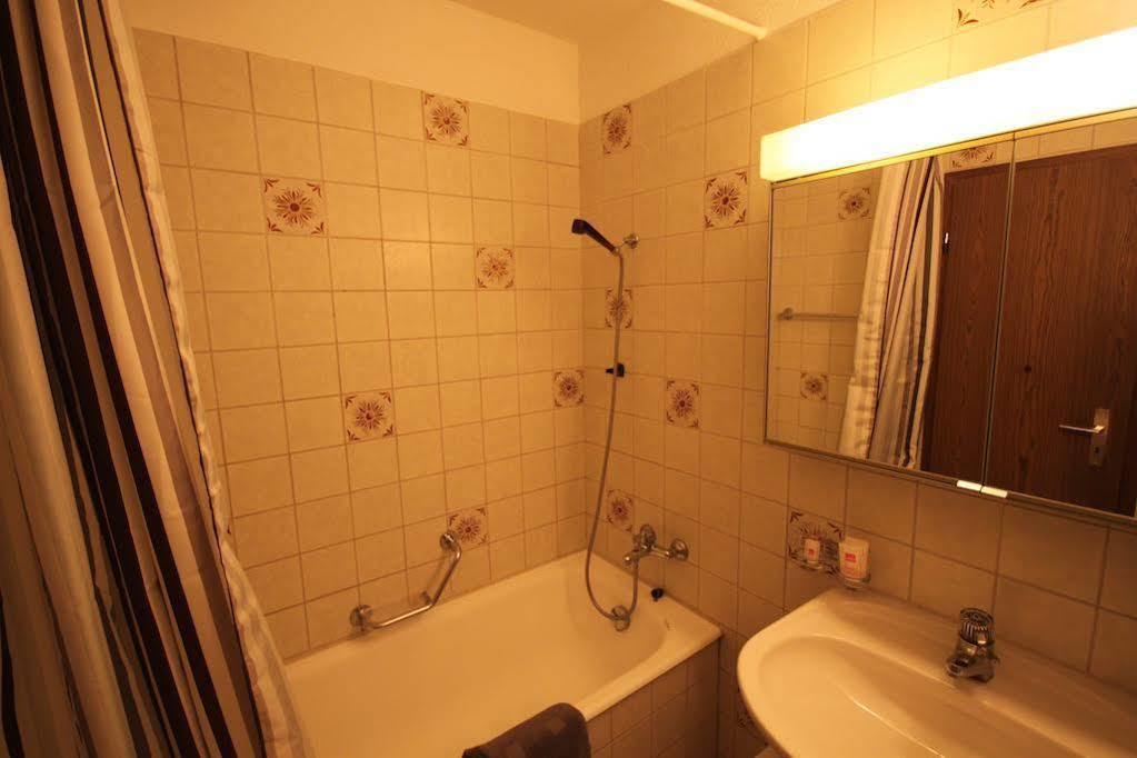 Hitrental Seefeld - Kreuzstrasse Apartments Zurich Extérieur photo